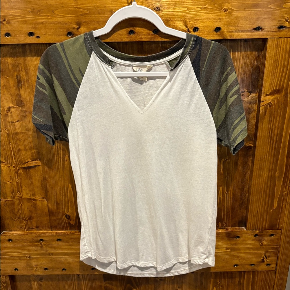 White Crow V Neck